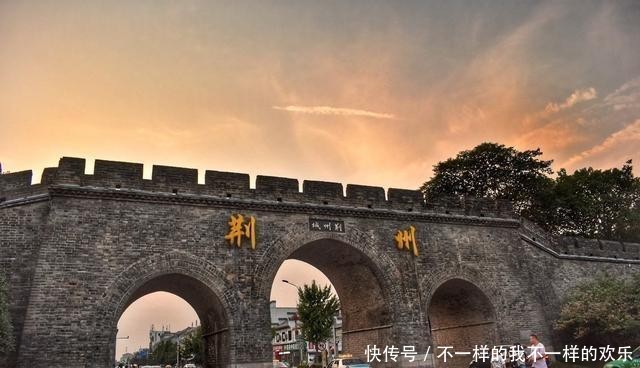 #荆州刘表#专家质疑诸葛亮的人品,两件事就证明了诸葛亮的人品到底如何?