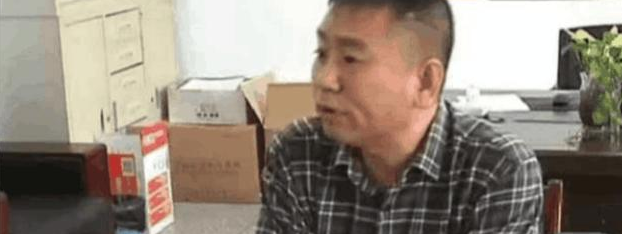 女子因饭菜不好吃发朋友圈遭公司辞退, 副总: 这么懒的人活该