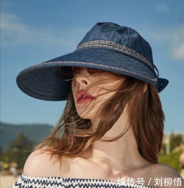 时髦:今年春夏最时髦的帽子款式,入手一款准没错!