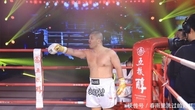 余昌华对战女侠