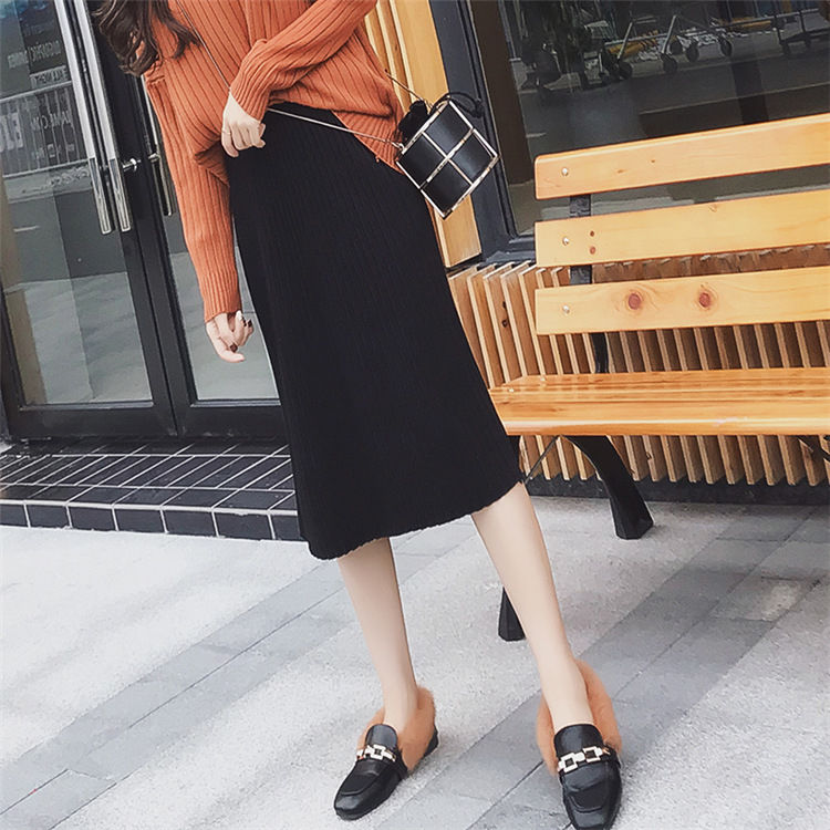 57岁婆婆真会打扮，穿这款半身裙上街，路人都猜40岁，真厉害