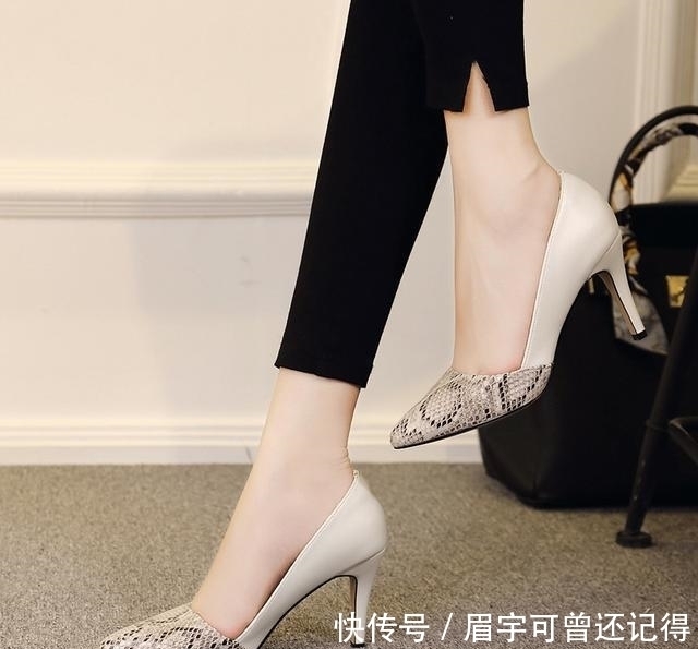 女王|美脚配上尖头高跟鞋,优雅大气还显高,轻松做女王