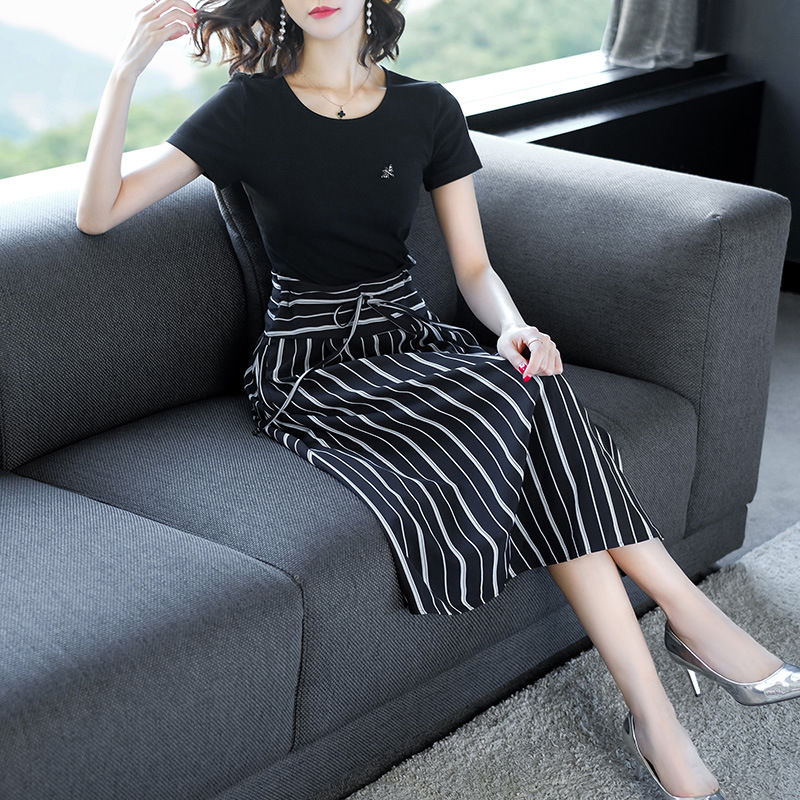 45岁老婆真有眼光，刚买回来的几款连衣裙，高贵优雅显气质，美