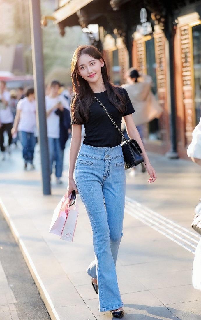 『蓝色』夕阳下的黑蓝色,照亮你的美