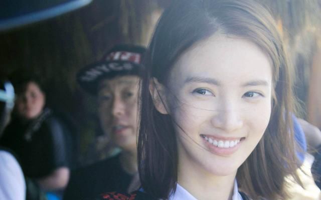 邓伦被曝疑与金晨复合，老板出面辟谣:这辈子不可能