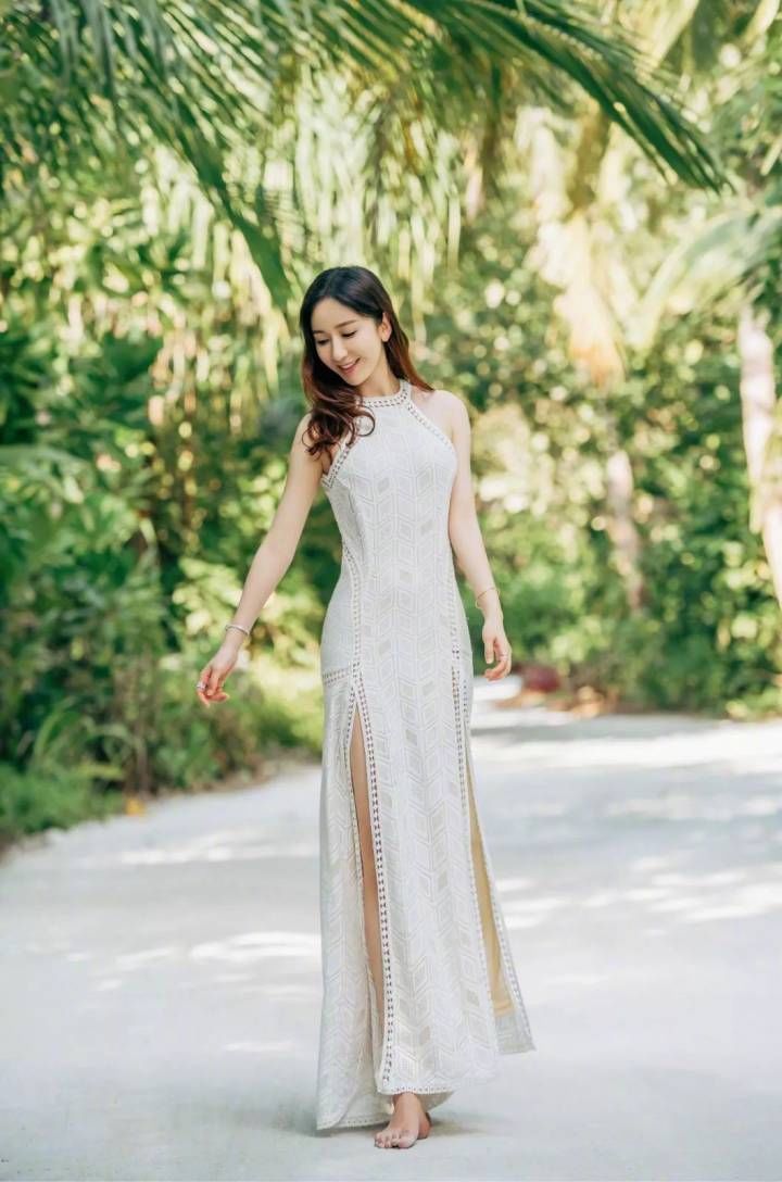 娄艺潇30岁，马思纯也30岁，网友:身材差距这么大么?