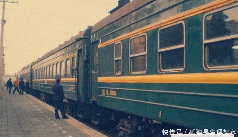 男子第一次做高铁，上个厕所差点把高铁逼停？乘警：时速300为他