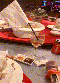  GIF@搞笑GIF：什么意思姑娘，是想让我让座吗