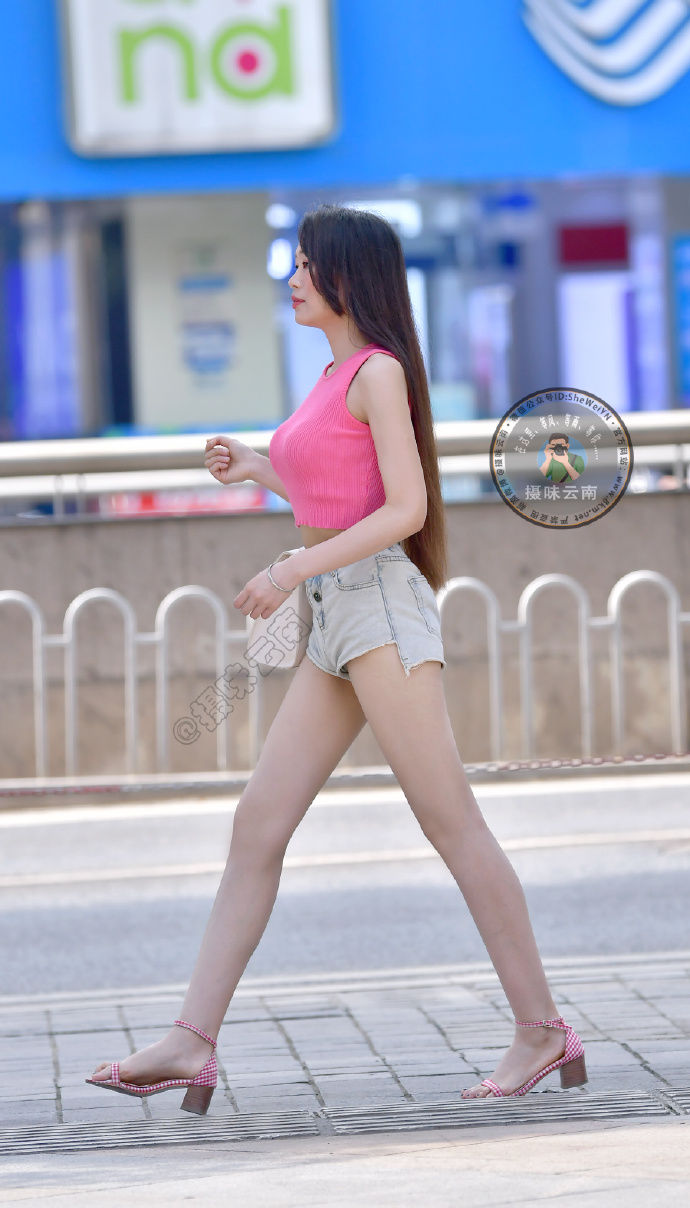 街拍重庆:六款成熟风格的穿搭参考,让你走在时尚的顶端!