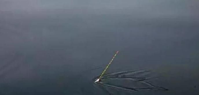  『水流』经常会发现，浮漂入水就倾斜？听我慢慢给你分析