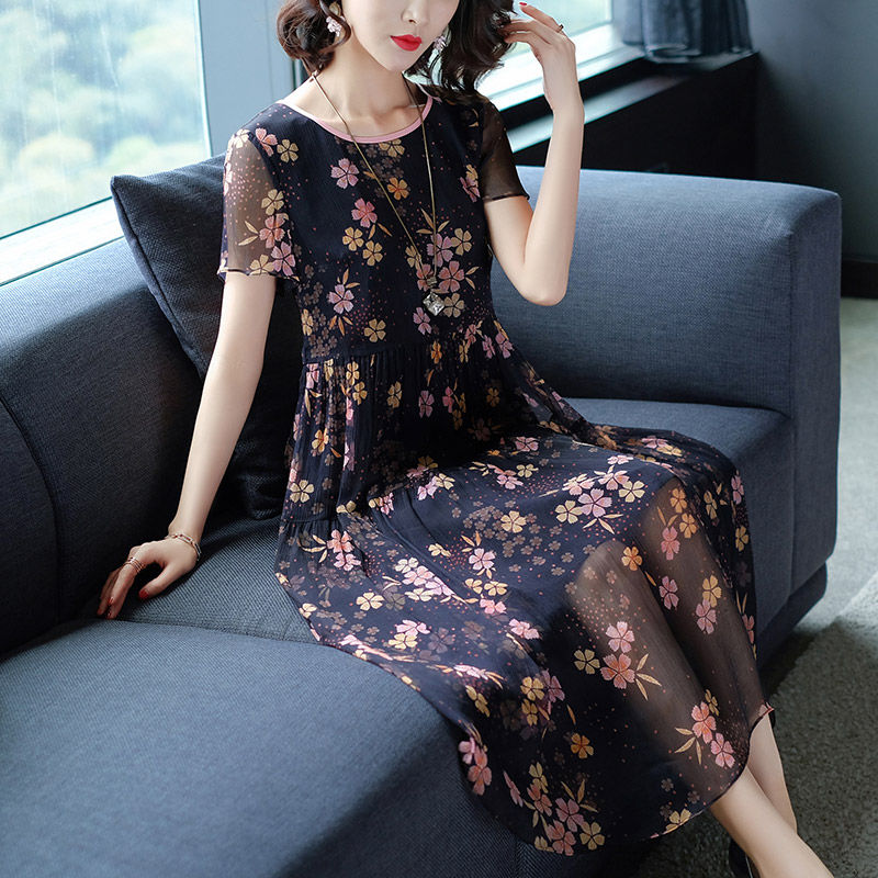 真丝连衣裙贵死了!说实话我买不起，但这几款看一眼都觉得值了