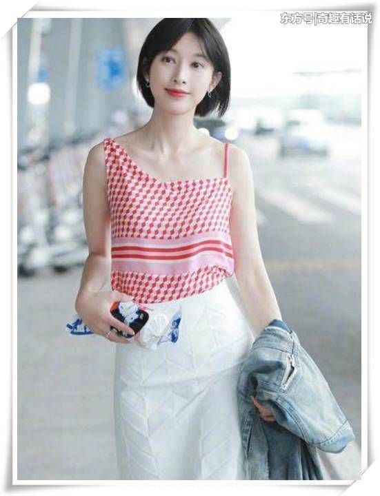 当张俪与韩雪同穿半身裙,网友:终于见识到真正的气质女神!