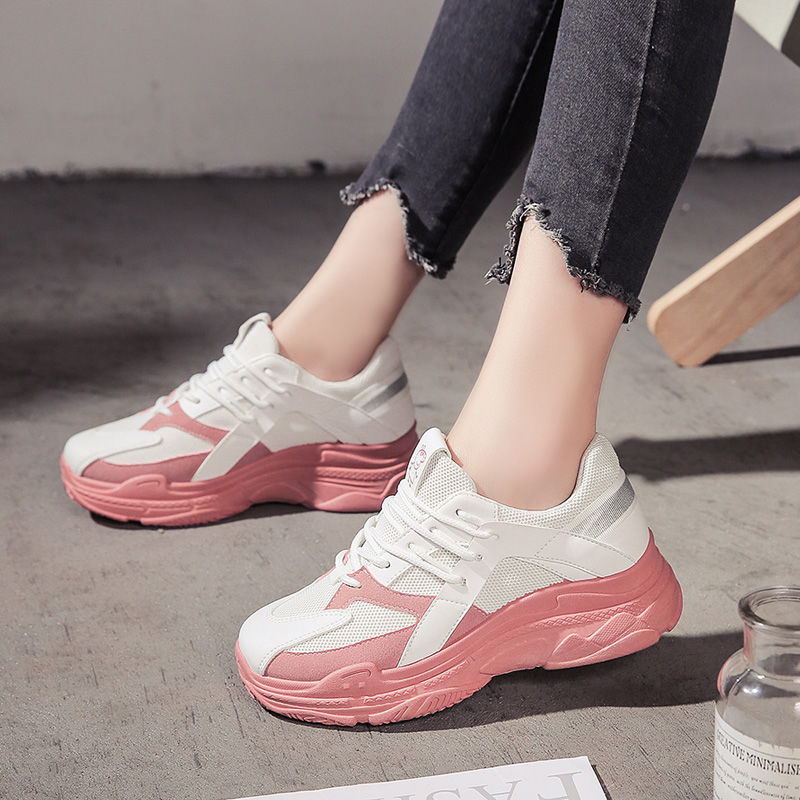 姐姐你穿的鞋落伍了!夏季最流行的小白鞋，有魅力超年轻