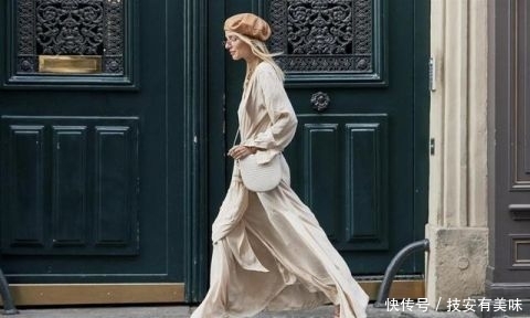  『奶油甜桃』2019秋冬穿搭灵感？这几个流行色快follow