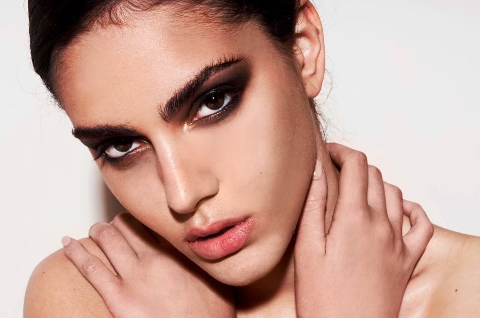 维密2018年选角秀，又炸出一批腿精…这个19岁穿着30元衣服的小姐