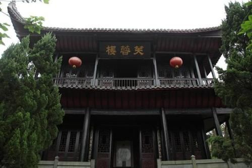 广西建人造古城,花费7.4亿人民币,自收费后本地人都不去了!