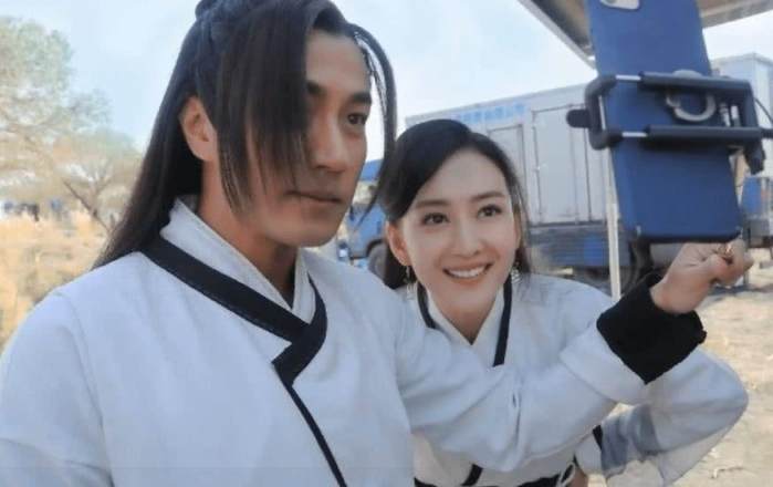 卓伟有曝光刘恺威出轨不雅照, 杨幂沉默了, 网友: 这次脸疼不?