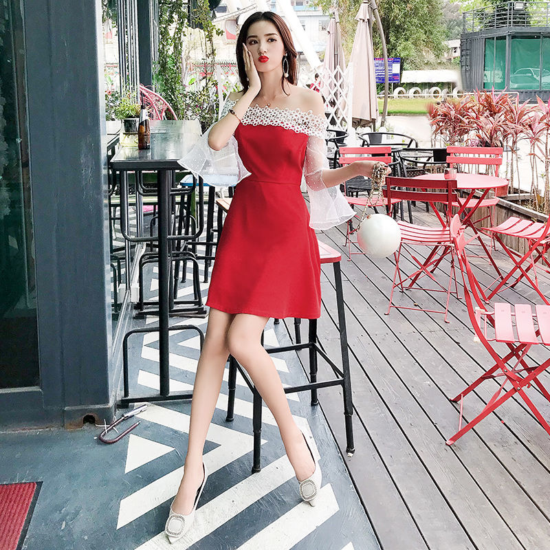 单身女人真大胆!不用安全裤直接穿短裙，不过真的很性感