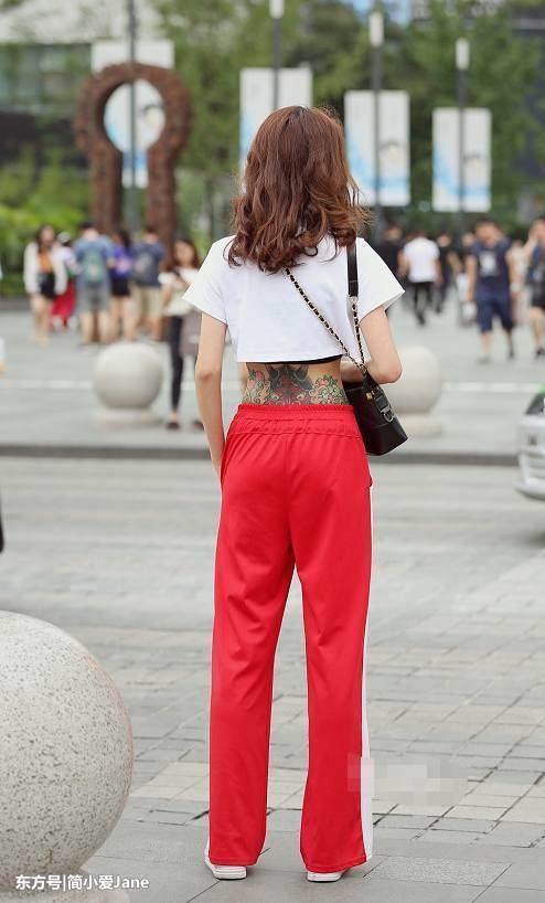 光看背影都让人觉得美的女人们，单凭背影就能赚足回头率