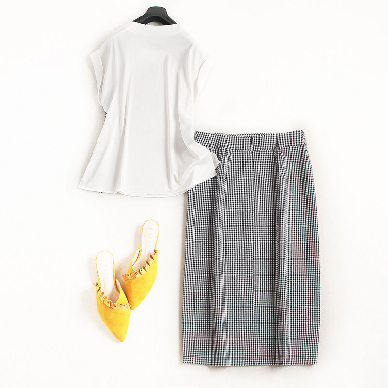 这几款美衣，虽小贵，但光看图片就很美，上身洋气时尚超显美嫩