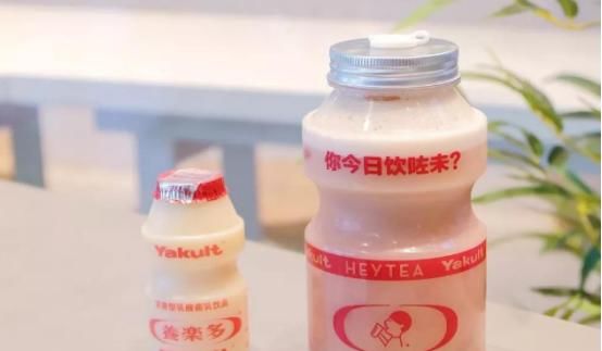  『星巴克』彩妆的“下午茶趴”，你们看起来都很好吃！