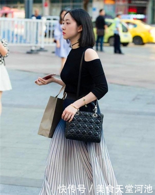  「短发」街拍：齐肩短发的小美女，白色长裙配黑色高跟鞋，简洁又素雅