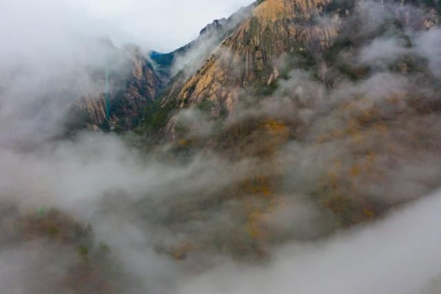 大别山天堂寨雨后现仙境奇观