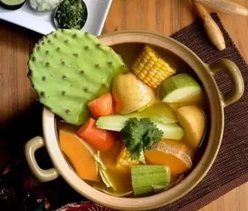  【国家】仙人掌当“零食”，签子窜起来烧烤，也不怕刺扎嘴，你吃过吗