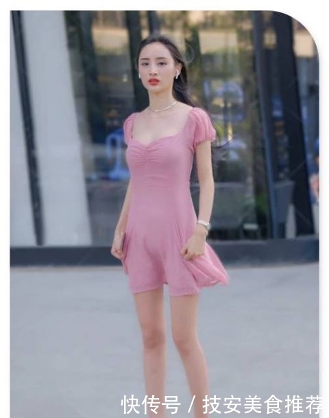  减龄：街拍：小姐姐“粉红芭比”系列的连衣裙，减龄时尚又大气！