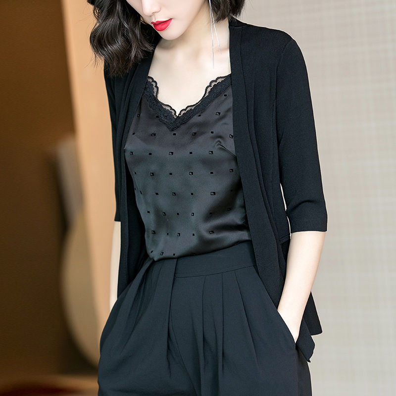 45岁高管小姨太会穿了!立秋不穿风衣,只穿这小西装,特显美嫩