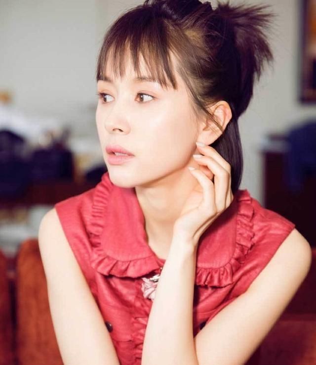  「不适合上」女人过了45岁，尽量别留这3种“发型”，不仅像大妈还伤发