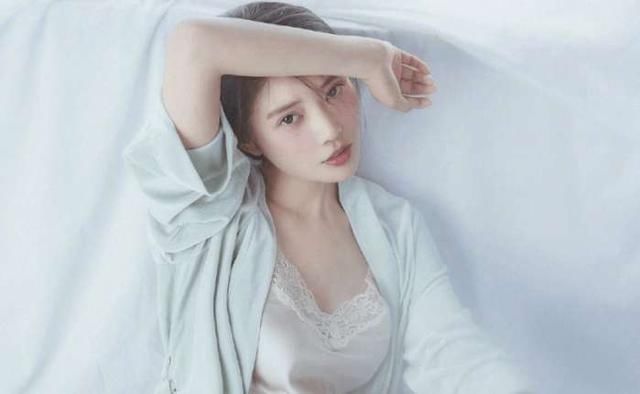 徐冬冬睡衣写真曝光，身材好到犯规，网友：纸巾已备好！
