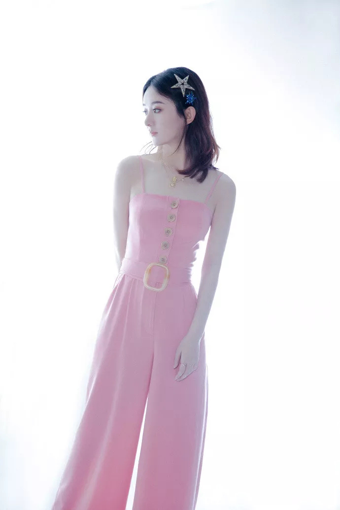 赵丽颖复出了！蚂蚁腰升级力破怀孕传闻！网友却直言土成农村小妹