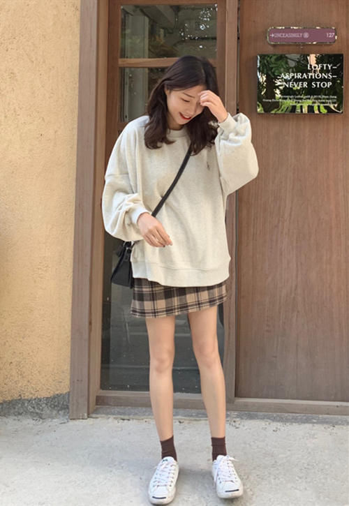 『冬天』现在谁还露脚踝如今00后更爱这样穿二分之一堆堆袜,贼拉腿长