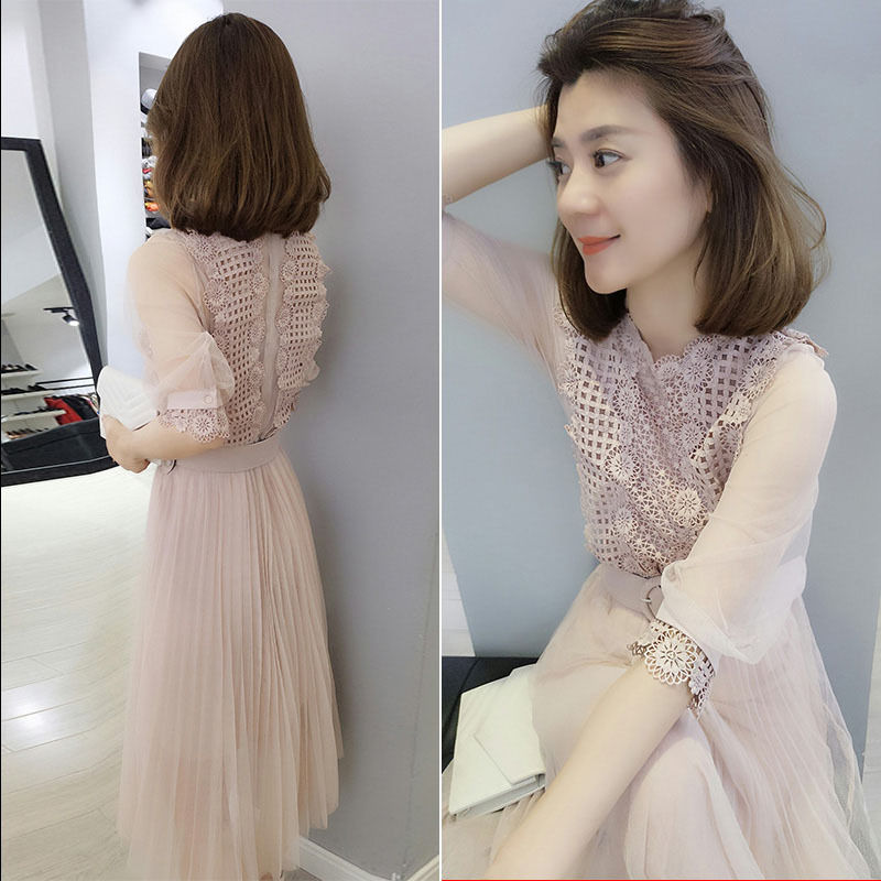 我的天!媳妇也太会打扮了,穿这样的连衣裙,女人味爆棚