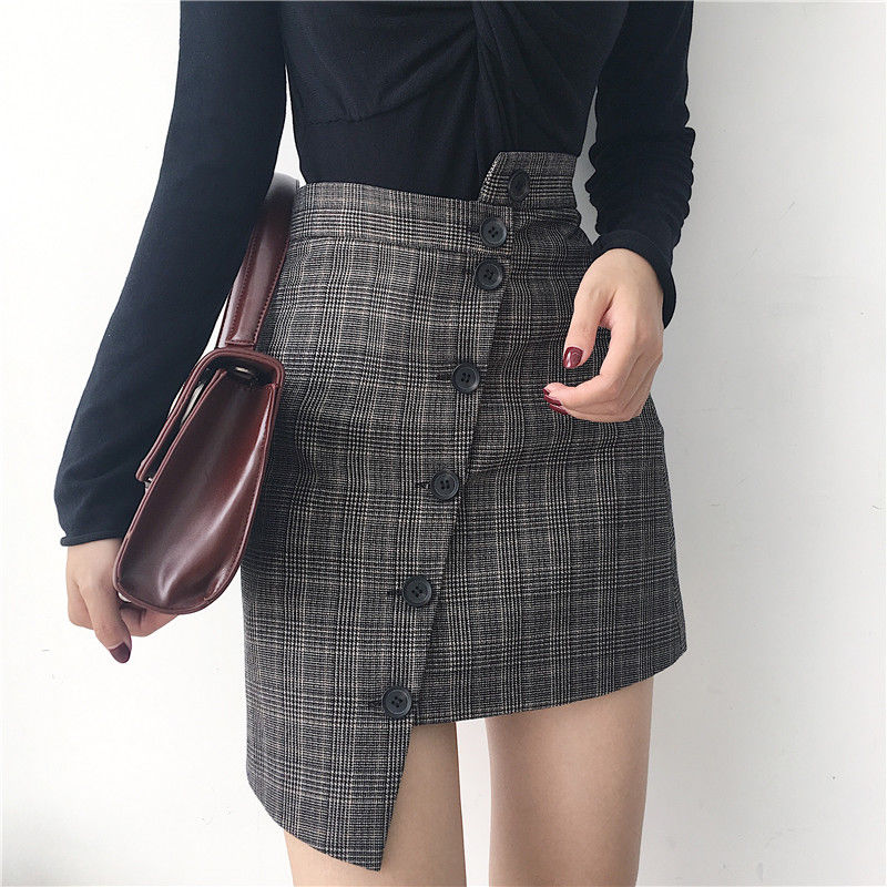 看到这些小裙，相当漂亮，你喜欢这样的漂亮的小裙装吗