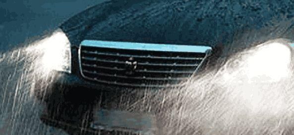  保命■高速上开车突遇暴雨如何是好？教你这三招，关键时刻能保