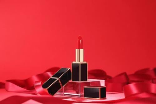  『越多越好』口红不是囤越多越好，学会根据肤色选色号，只买一只也能美翻天