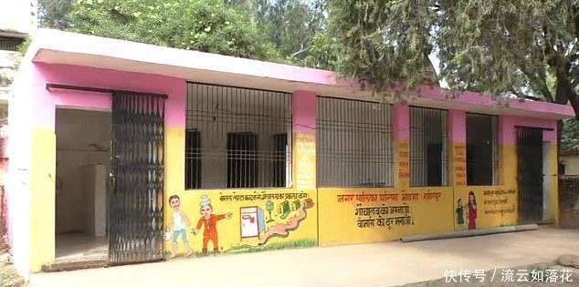 实在太尴尬 印度新建厕所被误认为是寺庙 信徒对其虔诚祷告超一年