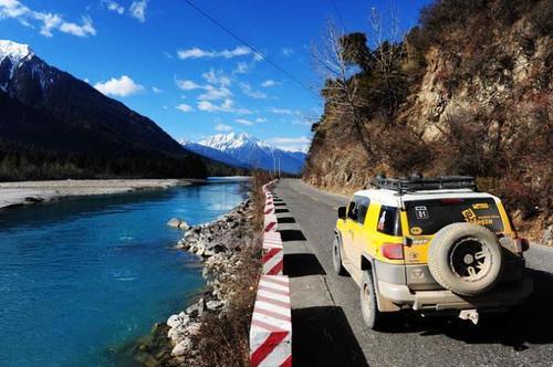 川藏线这么多被遗弃的越野豪车，为什么无人敢开走？原因竟是这样