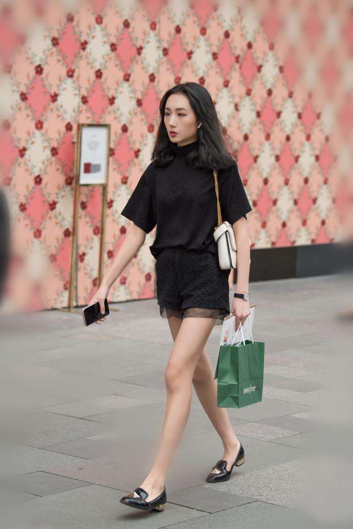 成都街拍, 时尚清新的夏季搭配示范, 柔美百搭随心而变