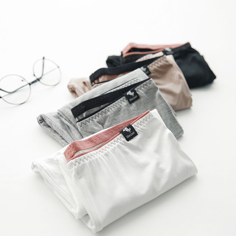 不穿裤子肉太多?穿了丝袜也太扎眼?聪明胖妹选择这么穿