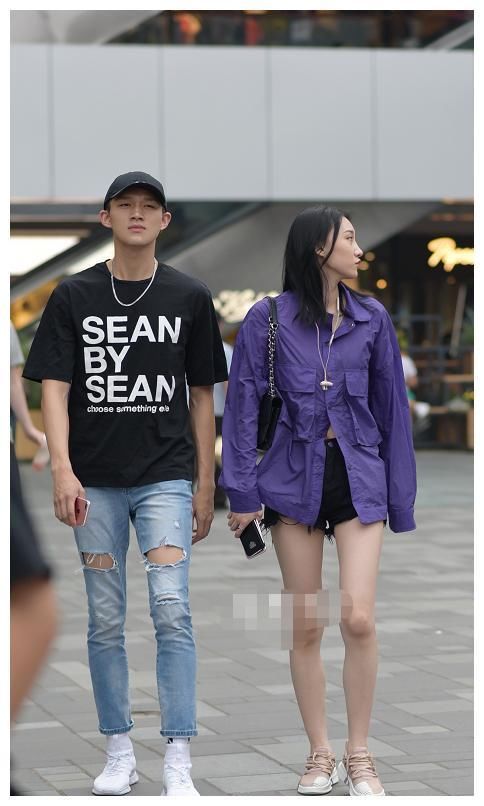 街拍:时尚姑娘清凉出行，图五穿“透明纱”，简直美“呆”了!