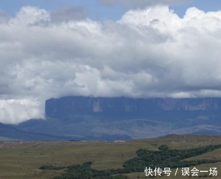 世界“最神秘”大山，已有3亿年的历史，山顶惊现恐龙化石！