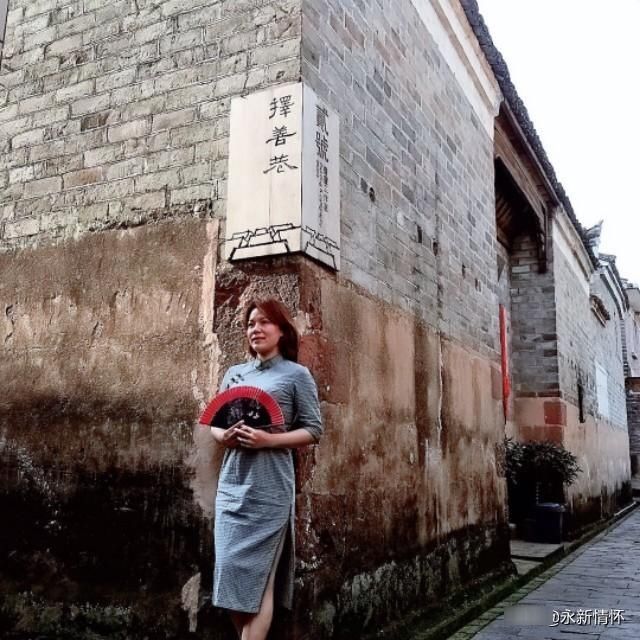  『如诗之』几缕思愁随远溢一袭旗袍女人花
