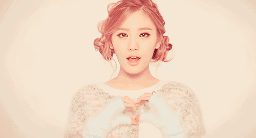 这个颜色的包包还真是清凉又减龄，娜扎唐嫣背上它立马变少女了！