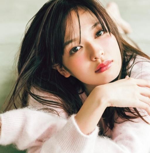 「女生」脸上有这4个特点的女生,是今年最受欢迎的长相!!!