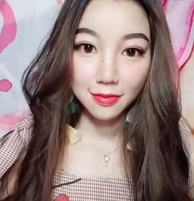 神奇易容术,村姑变女神,爆红到英国,当众卸妆全都看傻眼!