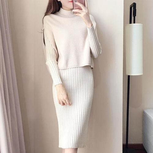 老婆38岁了，秋天穿这样的减龄套装裙，舒适洋气还保暖，忒显嫩