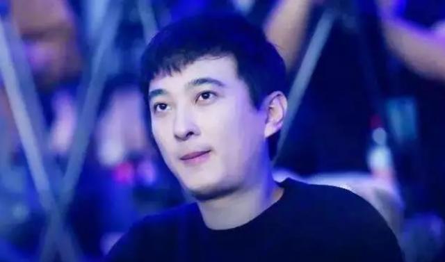 王思聪跟女友做